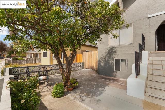 127 E 6th, Tracy CA: https://media.crmls.org/mediaz/595768c1-1500-4b30-a470-55bc6cceaa60.jpg