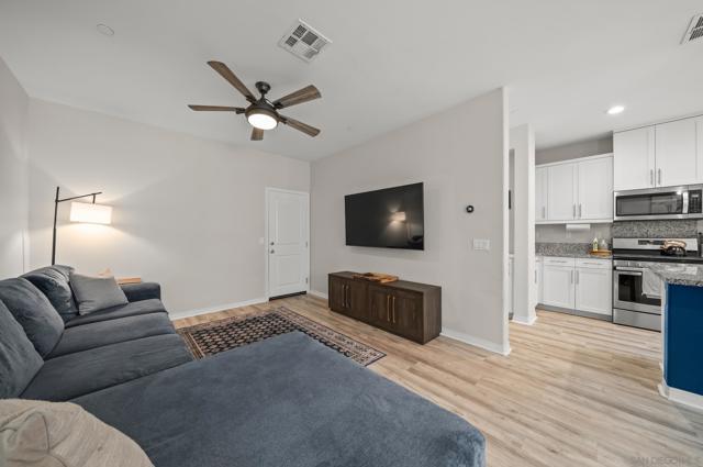 524 Surfbird Lane, Imperial Beach CA: https://media.crmls.org/mediaz/5957924f-5859-479e-874a-ea91cab7ee9e.jpg