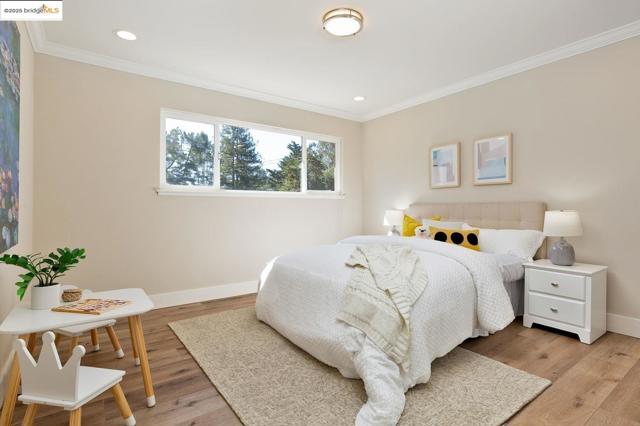 298 Elysian Fields DR, Oakland CA: https://media.crmls.org/mediaz/5957cca8-a225-467a-bd42-e264c671e9d7.jpg
