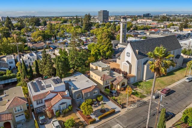 220 26th Avenue, San Mateo CA: https://media.crmls.org/mediaz/5957fcc3-02a2-4c23-a970-56d75bc2d44e.jpg