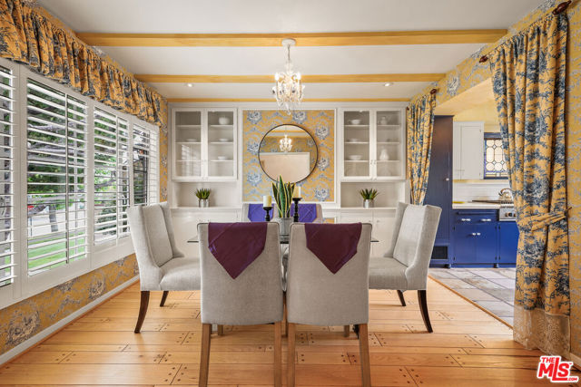 2005 Chilton Drive, Glendale CA: https://media.crmls.org/mediaz/595806e2-081d-4762-83f9-6dac5a0df144.jpg