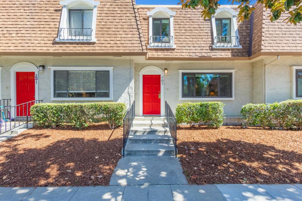 707 Webster Street