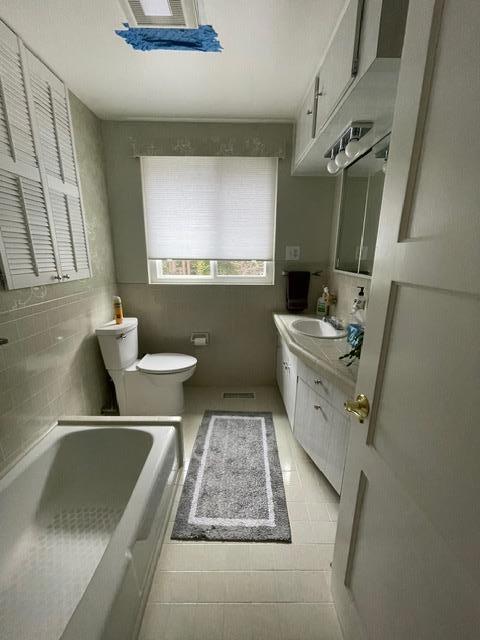 1379 Vista Grande, Millbrae CA: https://media.crmls.org/mediaz/59586f2e-976c-43ad-8279-cc39a54066b0.jpg