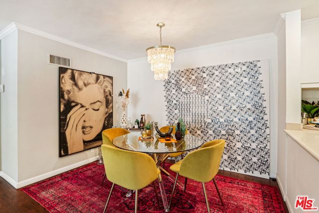 1400 N Sweetzer Avenue, West Hollywood CA: https://media.crmls.org/mediaz/5958a2e8-0989-444c-88fd-f8dc78f1cb25.jpg