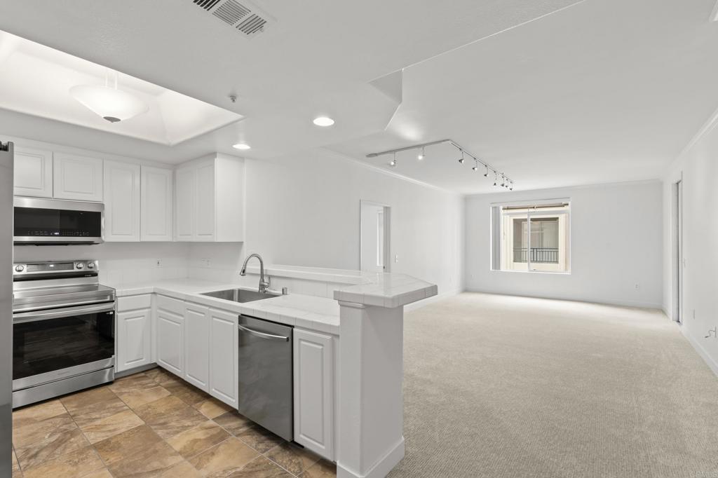 9237 Regents Road - photo 17