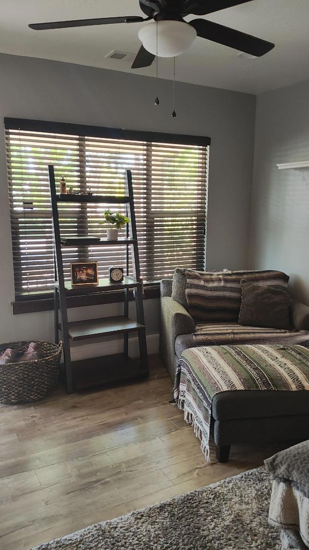 713 7th Street, Hollister CA: https://media.crmls.org/mediaz/59594c53-c84a-481b-8f81-1cb2063226f4.jpg