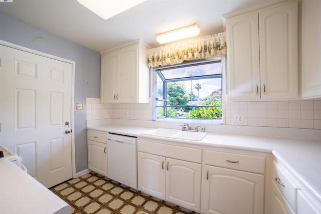 5083 Miramar, San Jose CA: https://media.crmls.org/mediaz/59595563-99fb-4b3c-bd6c-d4206c2a44ee.jpg
