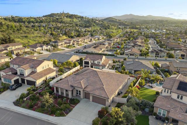 1417 Apex Place, Escondido CA: https://media.crmls.org/mediaz/595a6496-679e-4196-ad79-1de6ac271462.jpg