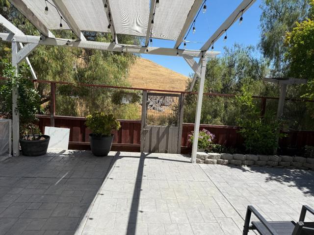 498 Esplanade Lane, San Jose CA: https://media.crmls.org/mediaz/595a8af9-87b3-46e1-9a22-b56e4968df03.jpg
