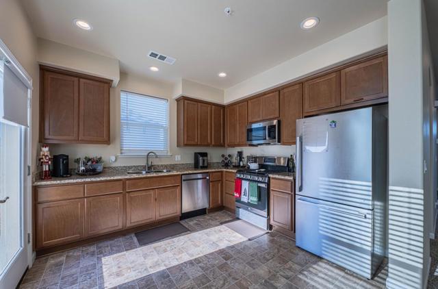 670 Bikle Drive, King City CA: https://media.crmls.org/mediaz/595ae9a3-dafe-4136-a08b-7f6bd2b7d433.jpg