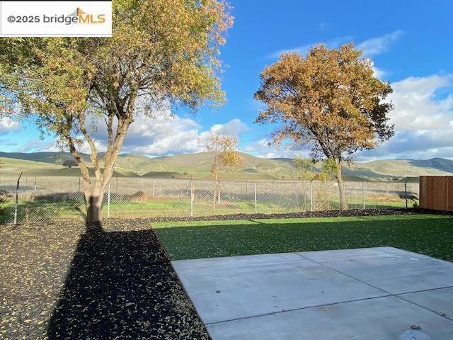 1832 Elkwood dr, Concord CA: https://media.crmls.org/mediaz/595b2119-6ab8-44c2-ab71-619df1dd12b9.jpg