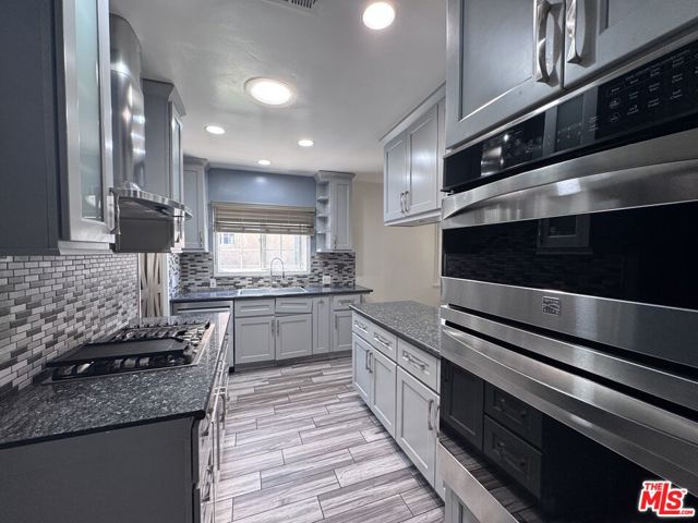 8850 S Wilton Place, Los Angeles CA: https://media.crmls.org/mediaz/595ba003-1396-40c6-8d9c-37ff3f4e6463.jpg