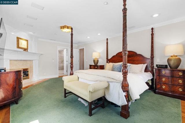 32 Kensington Ct, Alamo CA: https://media.crmls.org/mediaz/595ba01c-4e57-4252-8ae9-42464625e012.jpg