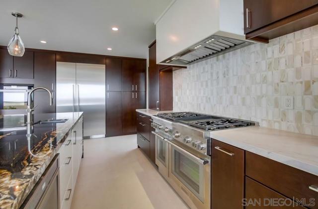 14066 Crest Way, Del Mar CA: https://media.crmls.org/mediaz/595bb94d-051b-4ae1-b249-f92007348574.jpg