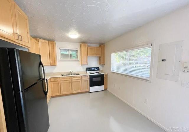 2405 Old Colony, Vista, California 92084, ,Residential Income,For Sale,Old Colony,NDP2407848