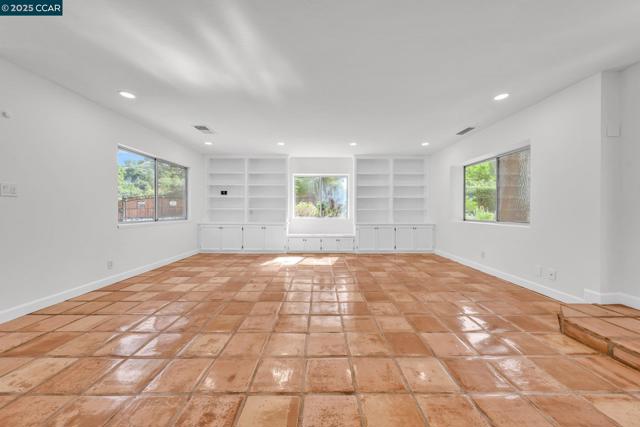 205 Castle Hill Ranch Rd, Walnut Creek CA: https://media.crmls.org/mediaz/595c60e4-fa8c-45ac-bf6a-02bf9d40556f.jpg