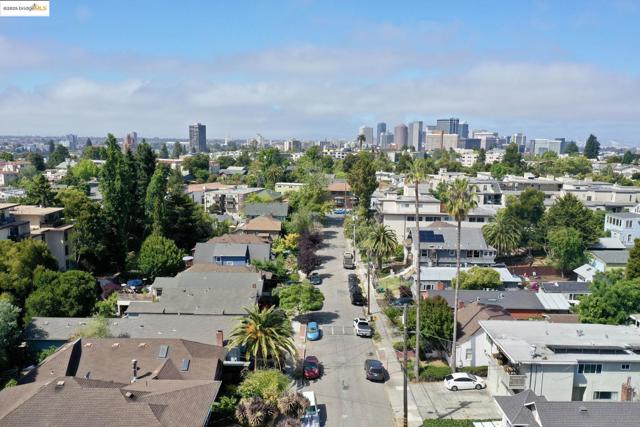 580 Chetwood St., Oakland CA: https://media.crmls.org/mediaz/595ccb4e-9dff-4837-826c-eead668df45a.jpg