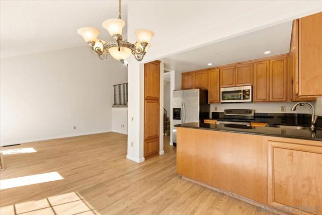 5470 Baltimore Dr, La Mesa CA: https://media.crmls.org/mediaz/595d5165-142f-44fd-980f-d68b73c61a86.jpg