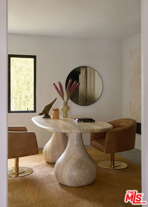 886 Teakwood Road, Los Angeles CA: https://media.crmls.org/mediaz/595d93aa-0271-4f3b-b366-00c1e53593f1.jpg