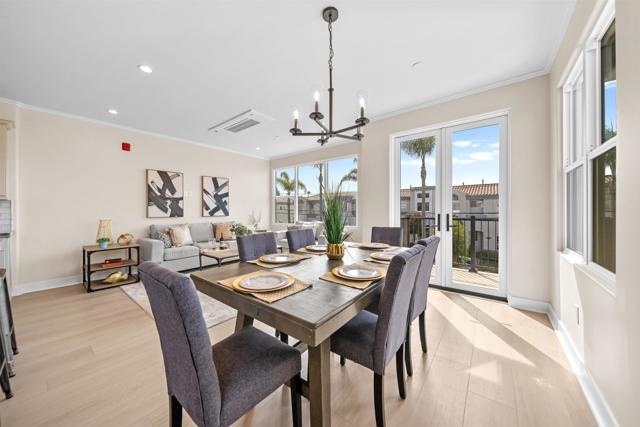 812 N Cleveland Street, Oceanside CA: https://media.crmls.org/mediaz/595eb901-0ae6-4ec3-8f45-fd4fa2176138.jpg