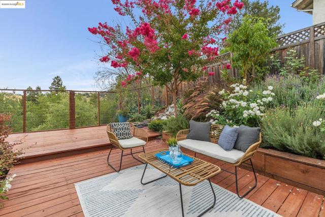 32 Pacer Pl., Walnut Creek CA: https://media.crmls.org/mediaz/595ebeb5-f1e5-419c-8fe4-b981c369e882.jpg