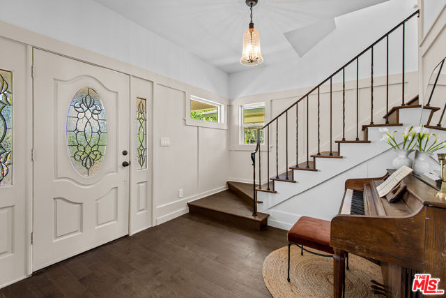 3816 S Harvard Boulevard, Los Angeles CA: https://media.crmls.org/mediaz/595efdbc-f02d-4216-b8c0-d8b69676290b.jpg
