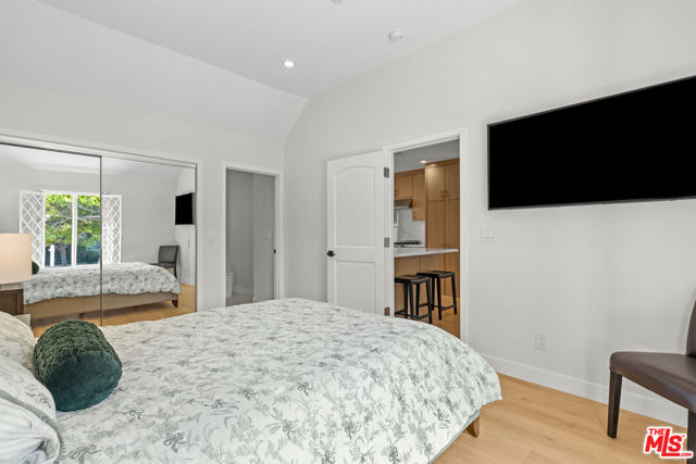 1225 California Avenue, Santa Monica CA: https://media.crmls.org/mediaz/595f27f8-5717-4ee9-932b-ae4364628406.jpg