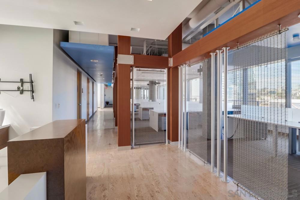 MLS #250032382SD img 29