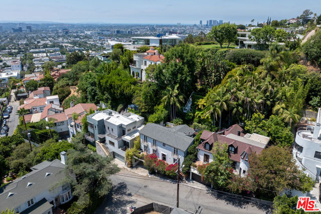 1531 Marmont Avenue, Los Angeles CA: https://media.crmls.org/mediaz/595fdb2e-fe98-4182-8c19-fe0f1870f263.jpg