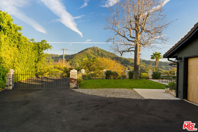 1741 Golf Club Drive photo 2
