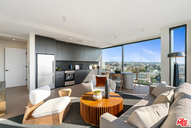 3688 Overland Avenue, Los Angeles CA: https://media.crmls.org/mediaz/5960e877-9313-4893-8fee-8dce0af2caed.jpg