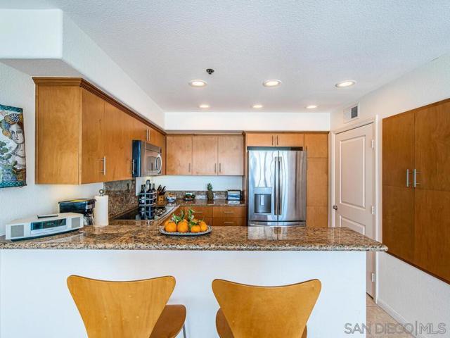 924 Hornblend, San Diego CA: https://media.crmls.org/mediaz/59617a94-ad96-4740-a37d-b586fa124864.jpg
