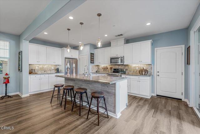 Detail Gallery Image 17 of 76 For 2687 Cedar St, Ventura,  CA 93001 - 4 Beds | 3 Baths