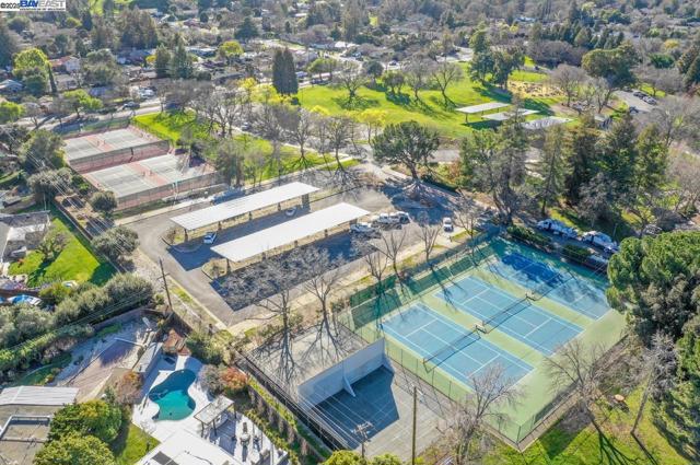 1416 Julia Ln, Concord CA: https://media.crmls.org/mediaz/5962d7eb-8342-428d-86f3-e9fd60655c26.jpg