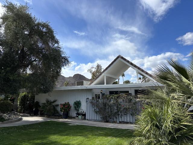 42336 Dunes View Road, Rancho Mirage CA: https://media.crmls.org/mediaz/5962eb4d-c071-48a9-bae1-bbbfed722f8e.jpg