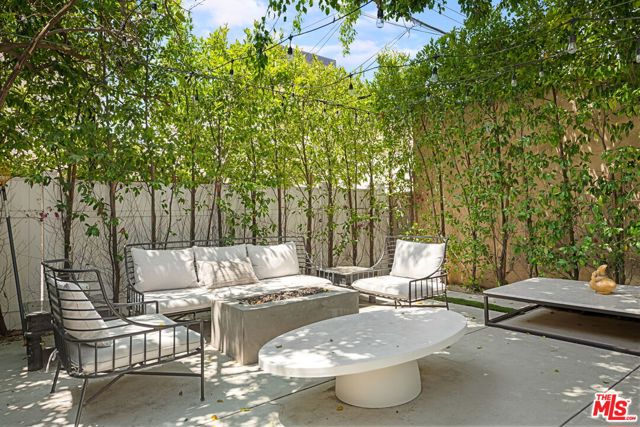 6410 W 6th Street, Los Angeles CA: https://media.crmls.org/mediaz/59635959-5fb1-4f69-af18-4266389e5c54.jpg