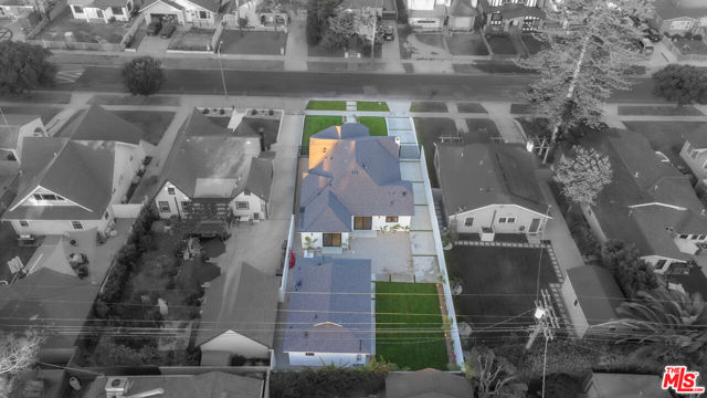 5325 S Victoria Avenue, Los Angeles CA: https://media.crmls.org/mediaz/5963a29f-c440-444b-8ab7-aa63a9ad3675.jpg