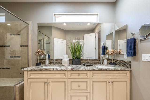 82820 Kingsboro Lane, Indio CA: https://media.crmls.org/mediaz/5963fde9-ef4d-47fa-9641-d95d159d9812.jpg