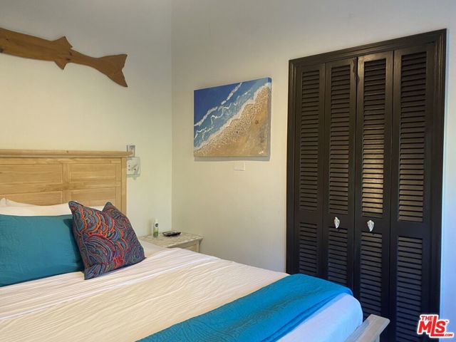 1 Papaya Road,  CA: https://media.crmls.org/mediaz/59642dae-335d-4077-bb59-34c7850e9c9d.jpg
