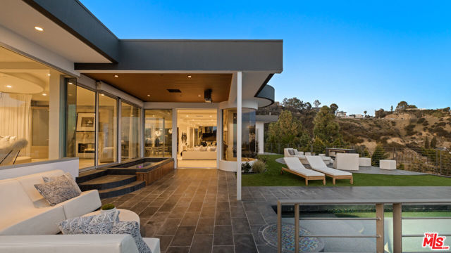 9353 Nightingale Drive, Los Angeles CA: https://media.crmls.org/mediaz/5964498f-0847-4c3b-b2d8-19007cd51e70.jpg