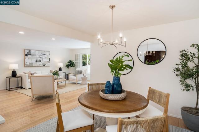 3402 Goyak Dr, Lafayette CA: https://media.crmls.org/mediaz/59647059-9ded-4de0-bf19-850c1509118e.jpg