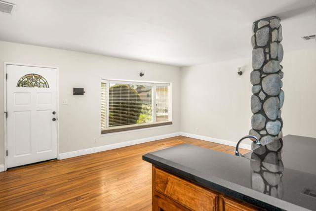 12109 Bluefield Avenue, La Mirada CA: https://media.crmls.org/mediaz/5964764b-75a3-4383-9f0a-32e5c117e7aa.jpg