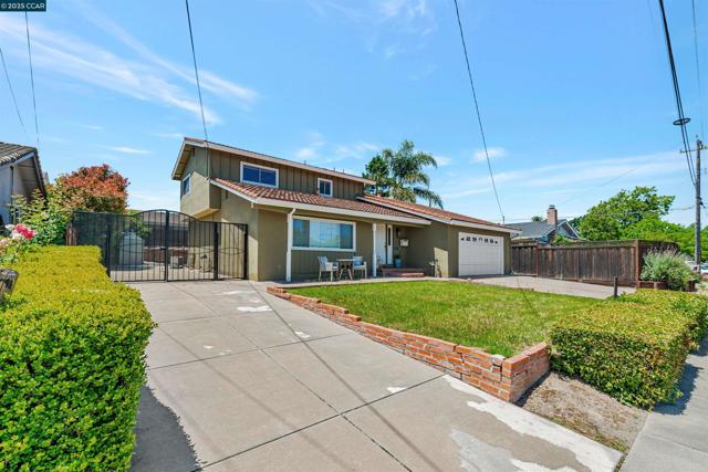 9597 Davona Dr, San Ramon CA: https://media.crmls.org/mediaz/596536df-65d4-48e6-a2b7-14717eb08f99.jpg