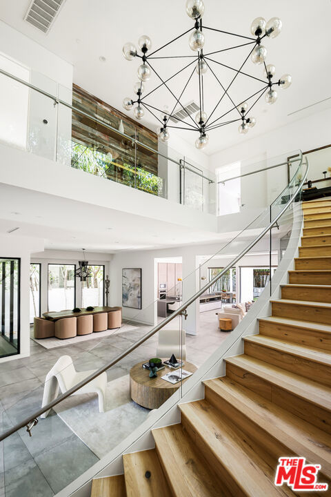 833 N Cherokee Avenue, Los Angeles CA: https://media.crmls.org/mediaz/596549a5-cd01-45ab-9b4a-05677adac36a.jpg