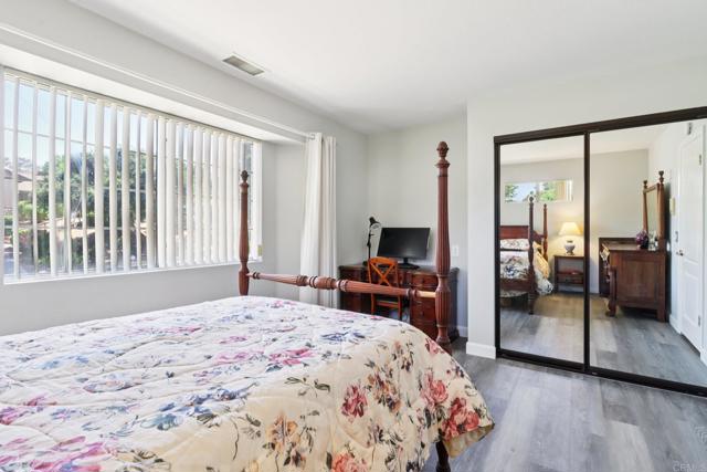 9704 Indian Creek Way, Escondido CA: https://media.crmls.org/mediaz/596563e7-8f66-4732-bbf3-0155df3162bc.jpg