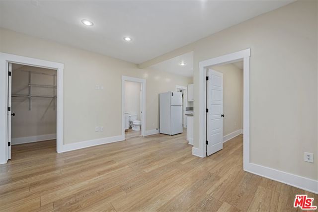3166 San Marino Street, Los Angeles CA: https://media.crmls.org/mediaz/5965d6a8-f9d9-4bcb-9d2e-f8cb55ede73f.jpg
