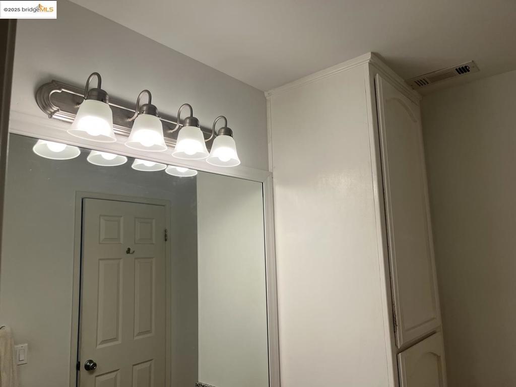https://media.crmls.org/mediaz/596630dd-eca7-4ee5-9bc9-068051de7ffe.jpg?preset=X-Large