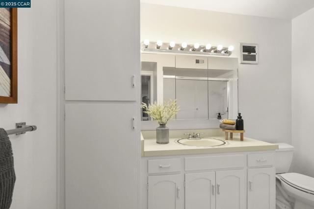 1935 Golden Rain Rd, Walnut Creek CA: https://media.crmls.org/mediaz/5966f195-43b7-4b98-8392-3c3d81a3acbd.jpg
