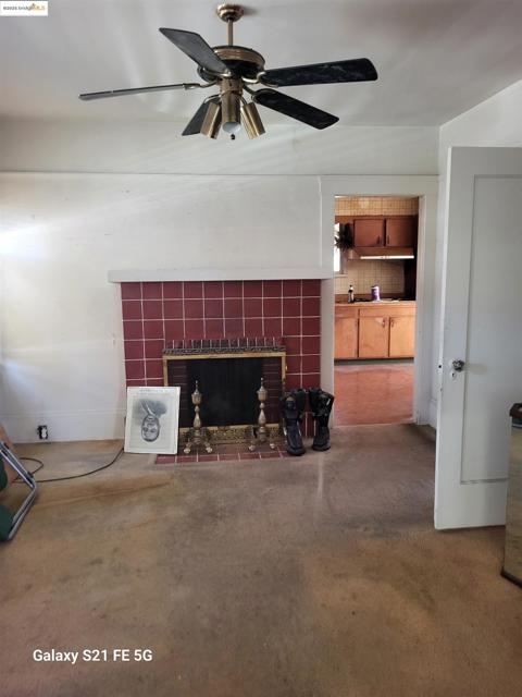 1715 87Th Ave, Oakland CA: https://media.crmls.org/mediaz/59670219-0826-4996-bc11-99cb161c4d56.jpg