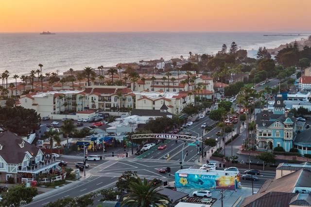 326 Chinquapin Avenue, Carlsbad CA: https://media.crmls.org/mediaz/59676982-b846-4ef9-ae11-b84a46c7d7f0.jpg